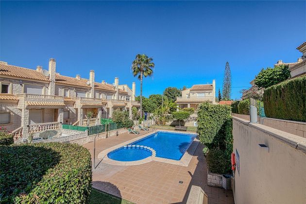 Foto 1 de Casa en venda a calle Cormorà de 5 habitacions amb terrassa i piscina