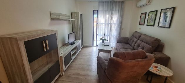 Foto 1 de Alquiler de piso en calle Jose Antonio Larramendi de 3 habitaciones con muebles y balcón
