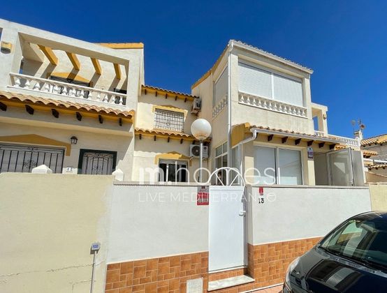 Foto 2 de Venta de casa adosada en calle Trepadora de 3 habitaciones con terraza y piscina