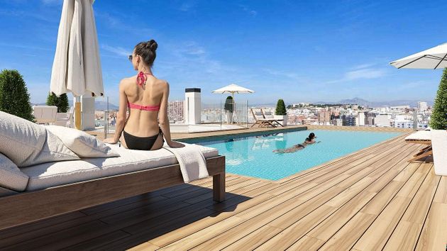Foto 1 de Àtic en venda a Florida Baja de 1 habitació amb terrassa i piscina
