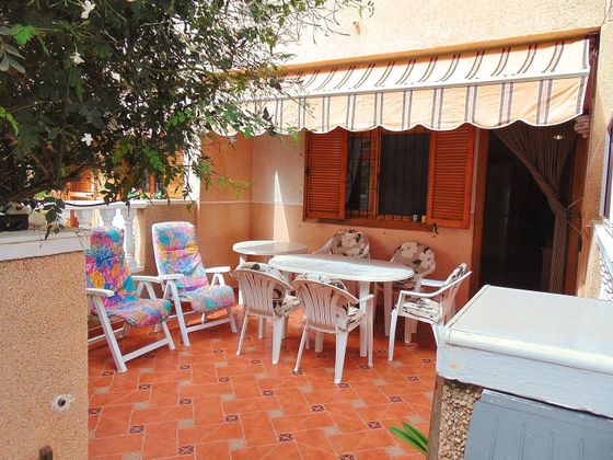 Foto 2 de Casa adossada en venda a calle Faro de 4 habitacions amb terrassa i balcó