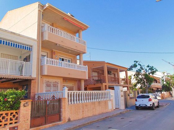 Foto 1 de Pis en venda a calle Faro de 4 habitacions amb terrassa i balcó