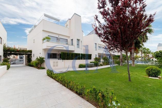Foto 1 de Casa en venda a  El Acequión - Los Naúfragos de 2 habitacions amb terrassa i piscina