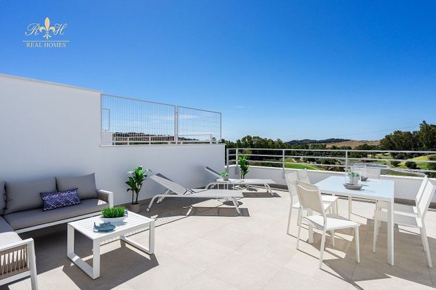 Foto 2 de Casa adossada en venda a Centro Urbano de 3 habitacions amb terrassa i piscina