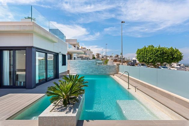 Foto 2 de Xalet en venda a calle Los Hernandez de 5 habitacions amb terrassa i piscina