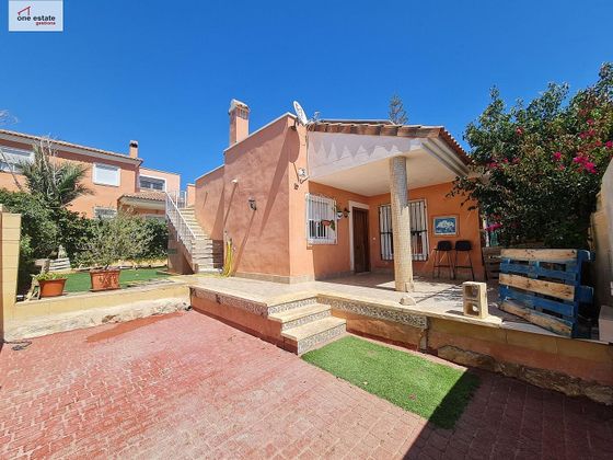 Foto 1 de Casa en venda a Bonalba-Cotoveta de 2 habitacions amb terrassa i piscina