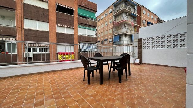 Foto 2 de Àtic en venda a calle Maestro Musico Moreno de 3 habitacions amb terrassa i mobles