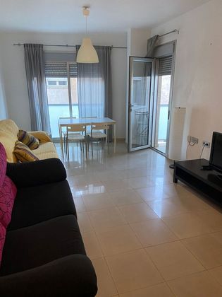 Foto 1 de Piso en alquiler en calle Giménez Pérez de 2 habitaciones con terraza y muebles