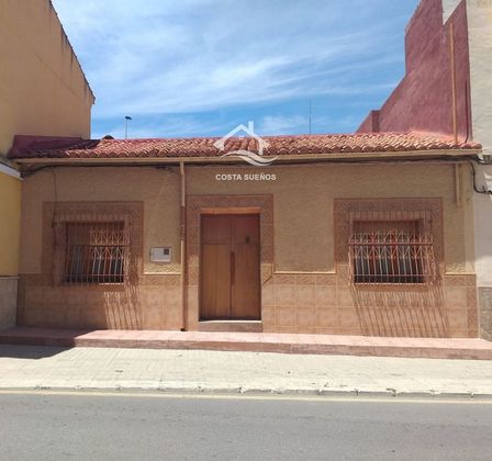 Foto 1 de Casa en venda a Campello Pueblo de 3 habitacions amb jardí