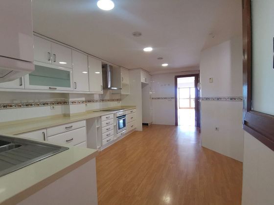 Foto 2 de Venta de piso en Centro - Alicante de 4 habitaciones con garaje y aire acondicionado