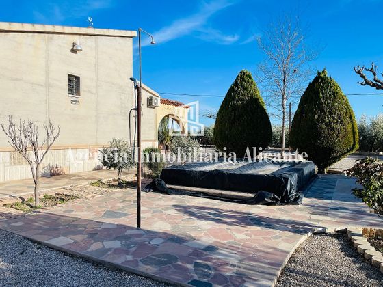 Foto 1 de Xalet en venda a Monforte del Cid de 3 habitacions amb piscina i garatge