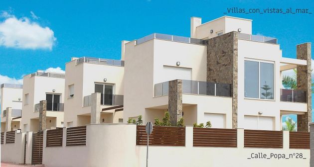 Foto 2 de Casa en venta en Playa de los Locos de 3 habitaciones con terraza y piscina