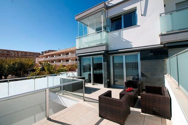 Foto 2 de Venta de casa adosada en Guardamar Playa de 4 habitaciones con terraza y piscina