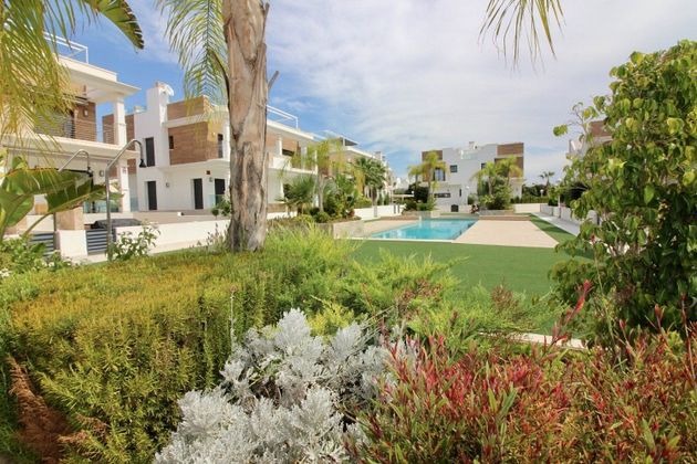 Foto 2 de Casa adossada en venda a Ciudad Quesada de 4 habitacions amb terrassa i piscina