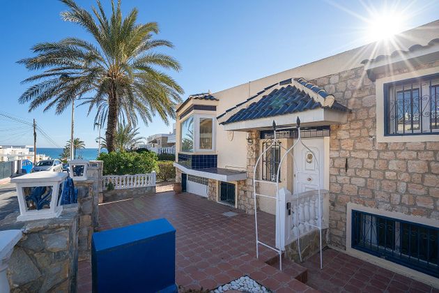 Foto 1 de Casa adossada en venda a Torrelamata - La Mata de 2 habitacions amb terrassa i piscina