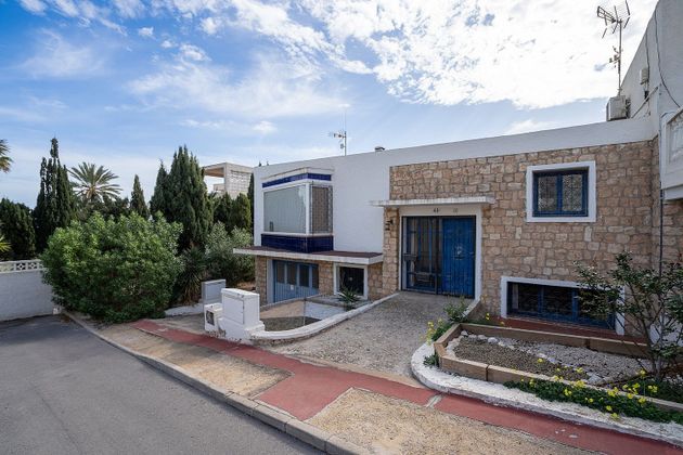 Foto 1 de Casa adossada en venda a Torrelamata - La Mata de 5 habitacions amb terrassa i garatge