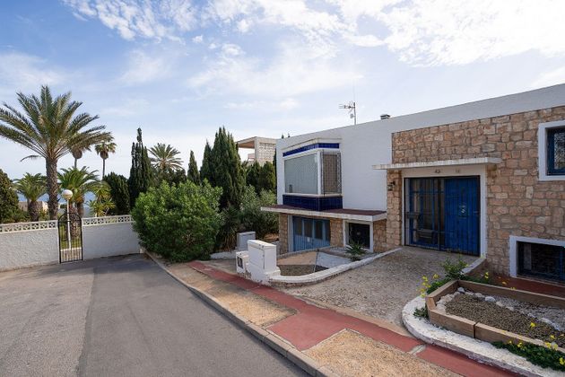 Foto 2 de Casa adossada en venda a Torrelamata - La Mata de 5 habitacions amb terrassa i garatge