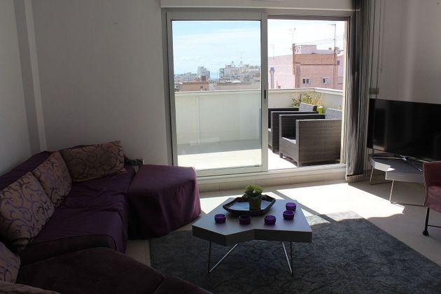 Foto 2 de Pis en venda a Ensanche - Diputación de 2 habitacions amb terrassa i garatge