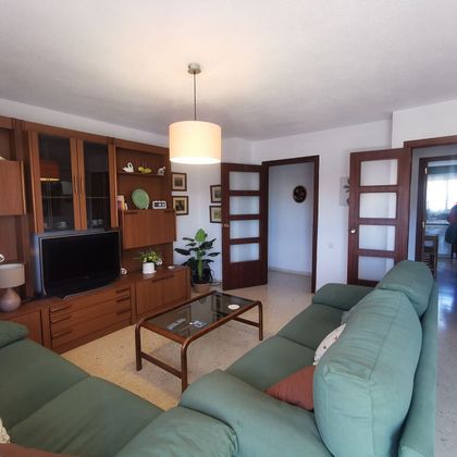 Foto 1 de Piso en venta en Vistahermosa de 3 habitaciones con garaje y ascensor