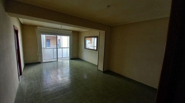 Foto 2 de Piso en venta en Ensanche - Diputación de 3 habitaciones con ascensor