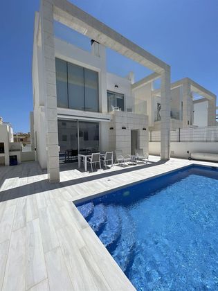 Foto 2 de Casa en venda a calle Cabo de Palos de 4 habitacions amb terrassa i piscina