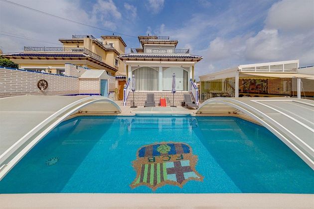 Foto 2 de Casa en venda a La Siesta - El Salado - Torreta de 5 habitacions amb terrassa i piscina
