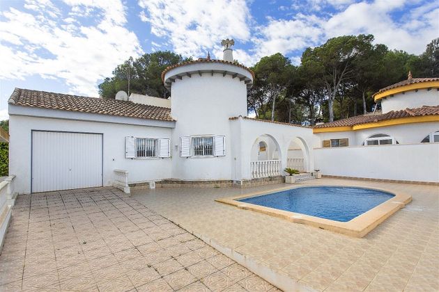 Foto 2 de Casa en venda a calle Río Guadalquivir de 3 habitacions amb terrassa i piscina