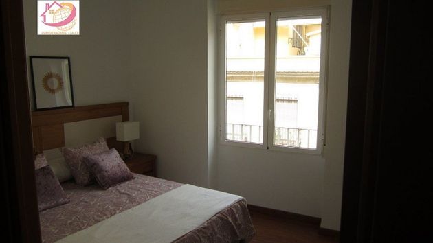 Foto 1 de Venta de piso en Centro - Alicante de 3 habitaciones con muebles y aire acondicionado