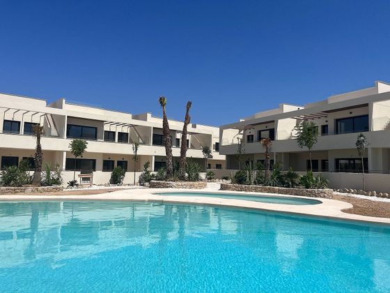 Foto 2 de Pis en venda a Centro - Torrevieja de 3 habitacions amb terrassa i piscina