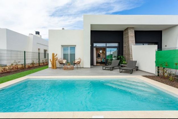 Foto 1 de Venta de casa en Centro - Murcia de 4 habitaciones con terraza y piscina