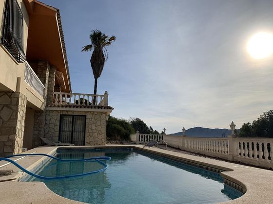 Foto 2 de Casa en venda a Nucia (la) de 7 habitacions amb terrassa i piscina