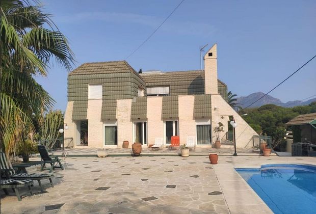 Foto 1 de Casa en venta en Rincón de Loix de 5 habitaciones con terraza y piscina