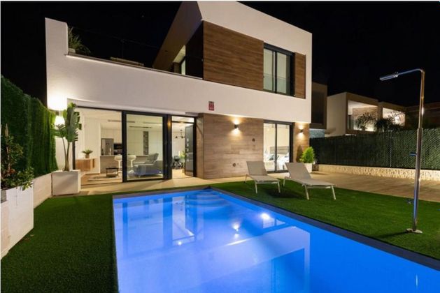 Foto 1 de Xalet en venda a Pueblo Español-Coveta Fumá de 3 habitacions amb terrassa i piscina