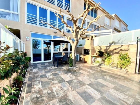 Foto 1 de Casa adossada en venda a Cabo de las Huertas de 5 habitacions amb terrassa i piscina