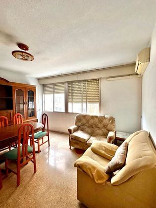 Foto 2 de Pis en venda a Carolinas Altas de 3 habitacions amb terrassa i aire acondicionat