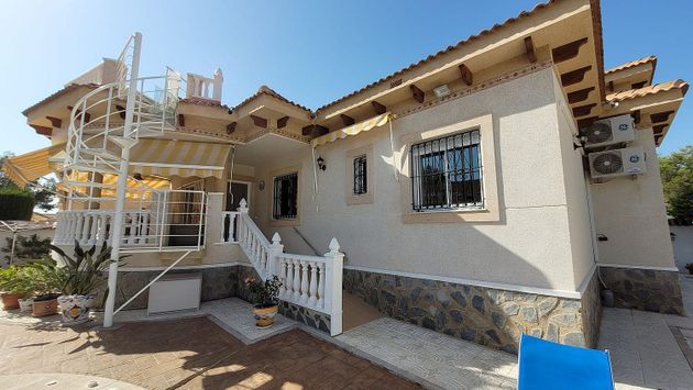 Foto 2 de Venta de chalet en Pinar de Campoverde de 4 habitaciones con terraza y piscina