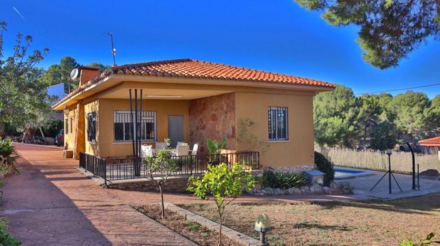 Foto 1 de Casa en venda a La Loma de 4 habitacions amb terrassa i piscina