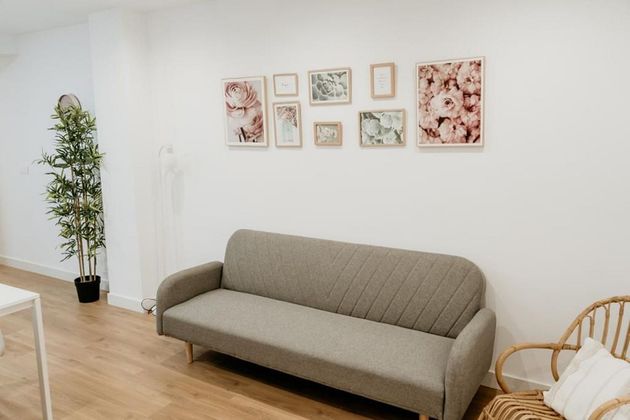 Foto 2 de Alquiler de piso en Centro - Santa Pola de 2 habitaciones con muebles
