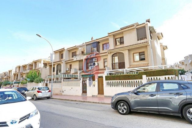 Foto 2 de Venta de chalet en avenida Del Mediterrani de 5 habitaciones con terraza y piscina