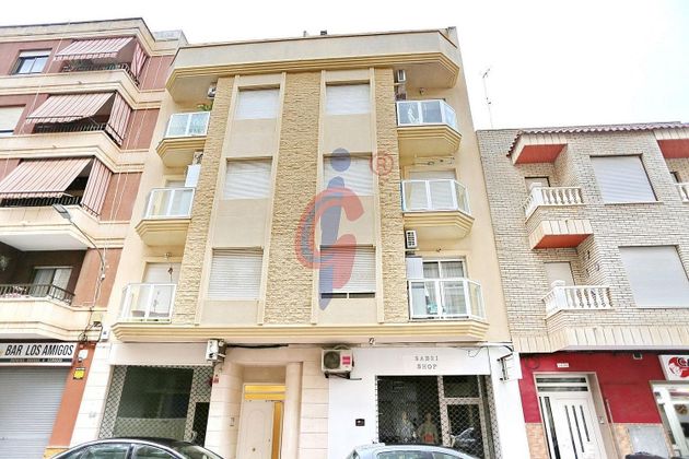 Foto 2 de Pis en venda a calle Miguel Hernández de 2 habitacions amb terrassa i aire acondicionat
