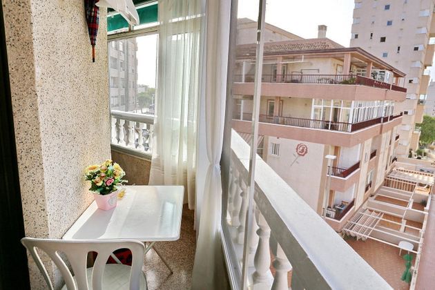 Foto 1 de Pis en venda a calle Sanchis Guarner de 2 habitacions amb terrassa i piscina