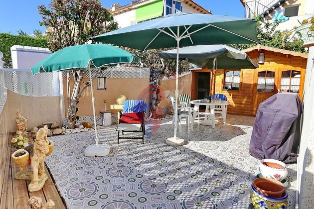 Foto 2 de Venta de chalet en calle Lisboa de 3 habitaciones con terraza y piscina