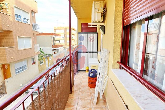 Foto 2 de Venta de piso en calle El Pantano de 3 habitaciones con terraza y garaje