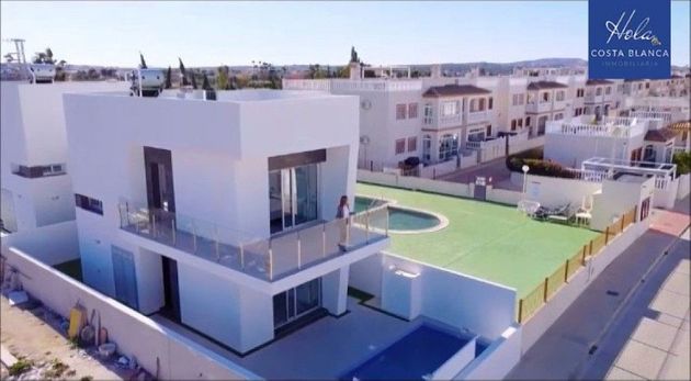 Foto 2 de Casa en venda a Daya Vieja de 3 habitacions amb terrassa i piscina