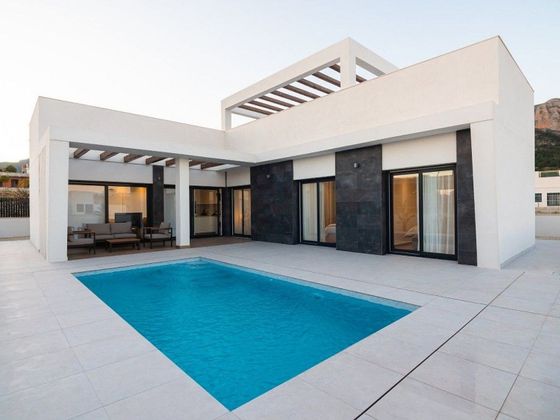 Foto 1 de Casa en venda a Polop de 3 habitacions amb terrassa i piscina