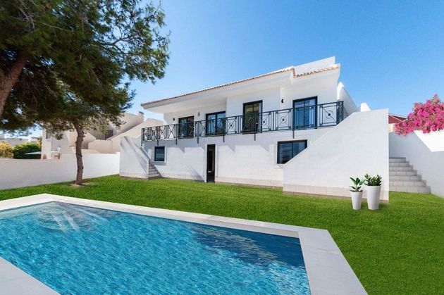 Foto 1 de Casa en venda a Ciudad Quesada de 3 habitacions amb terrassa i piscina