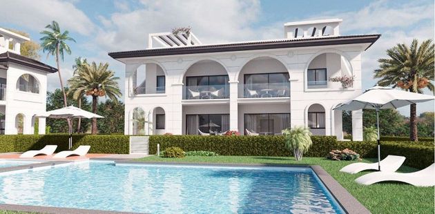 Foto 1 de Ático en venta en Rojales de 2 habitaciones con terraza y piscina
