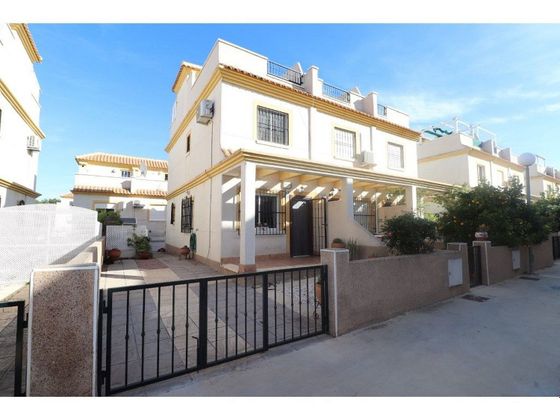 Foto 1 de Casa en venta en Algorfa de 2 habitaciones con terraza y piscina
