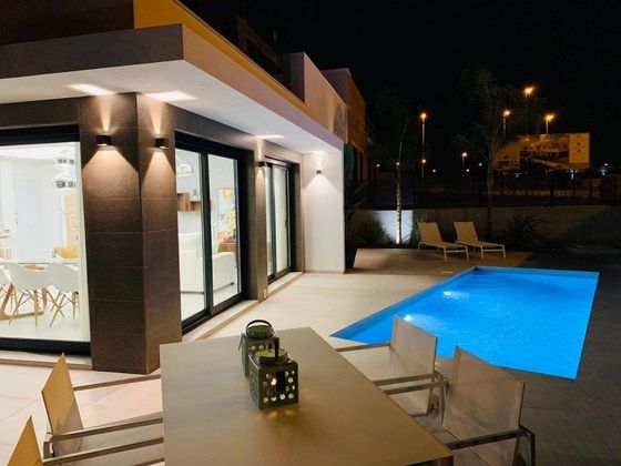 Foto 1 de Chalet en venta en San Fulgencio de 3 habitaciones con terraza y piscina