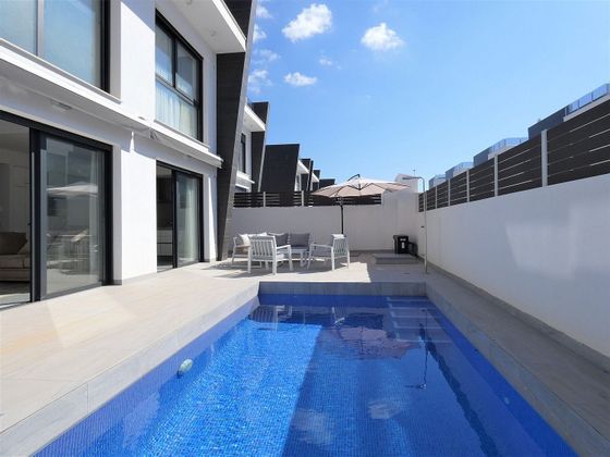 Foto 1 de Xalet en venda a Gran Alacant de 3 habitacions amb terrassa i piscina
